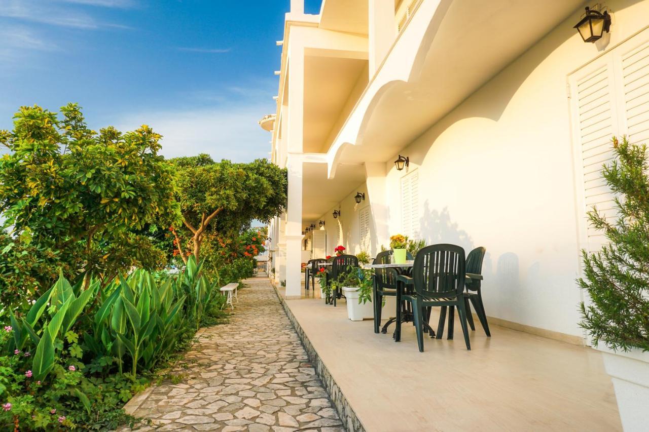 Cubaneros Holiday Inn Laganas Ngoại thất bức ảnh